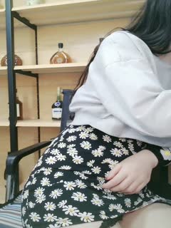 人妻对对碰良家幼师第一次约，聊天摸摸搞搞，扒掉内裤多毛骚穴【狠货高科技看简阶】